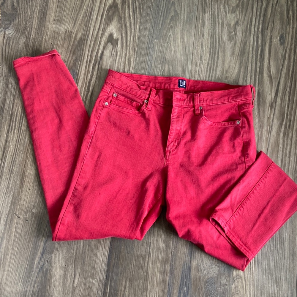 💃🏽💃🏽Gap red skinny jeans.💃🏽💃🏽